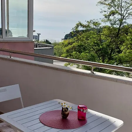 Suzy With Private Parking * Pula