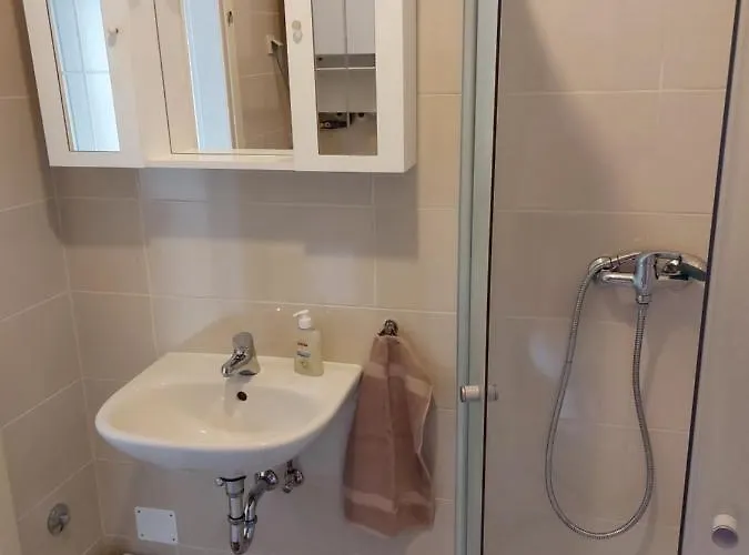 Suzy With Private Parking Apartman *