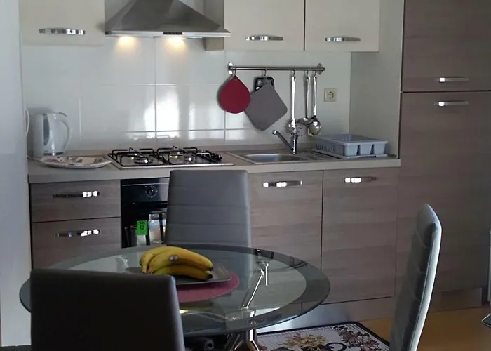 Suzy With Private Parking Apartman *