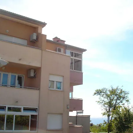 Appartamento Suzy With Private Parking Pola