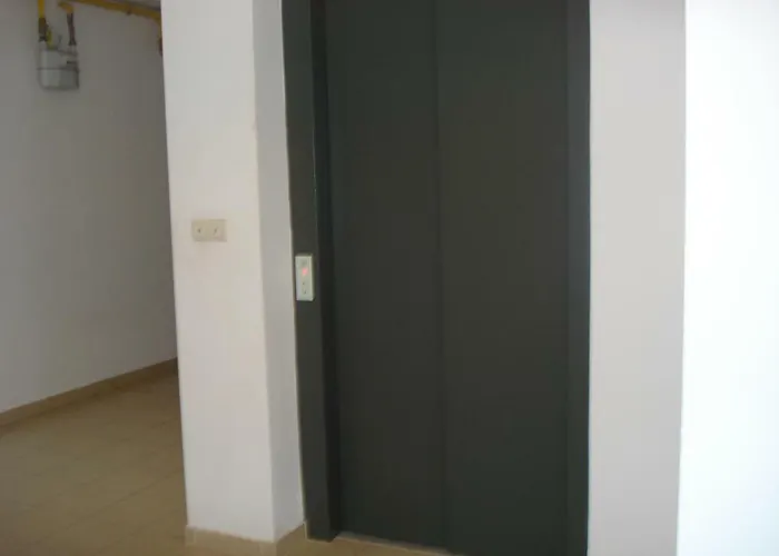 Suzy With Private Parking